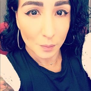 Meet your Posher, Yari